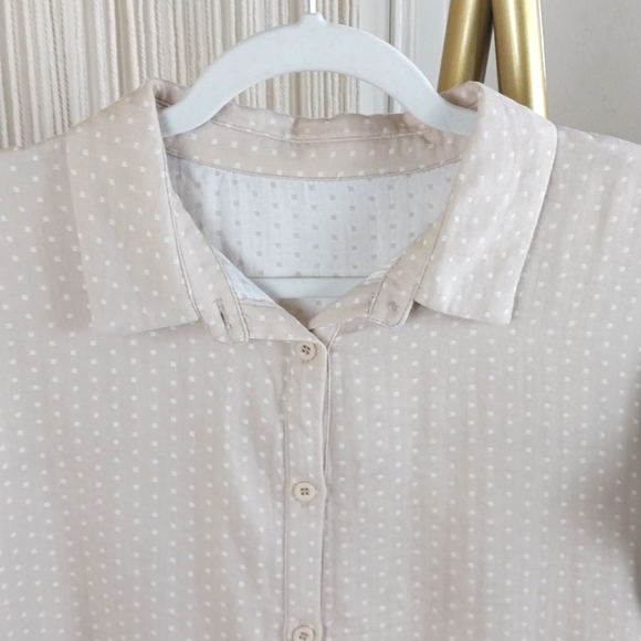NWOT Khaki Cream White Polka Dot Button Down Shirt Women's Size XL - Picture 2 of 8